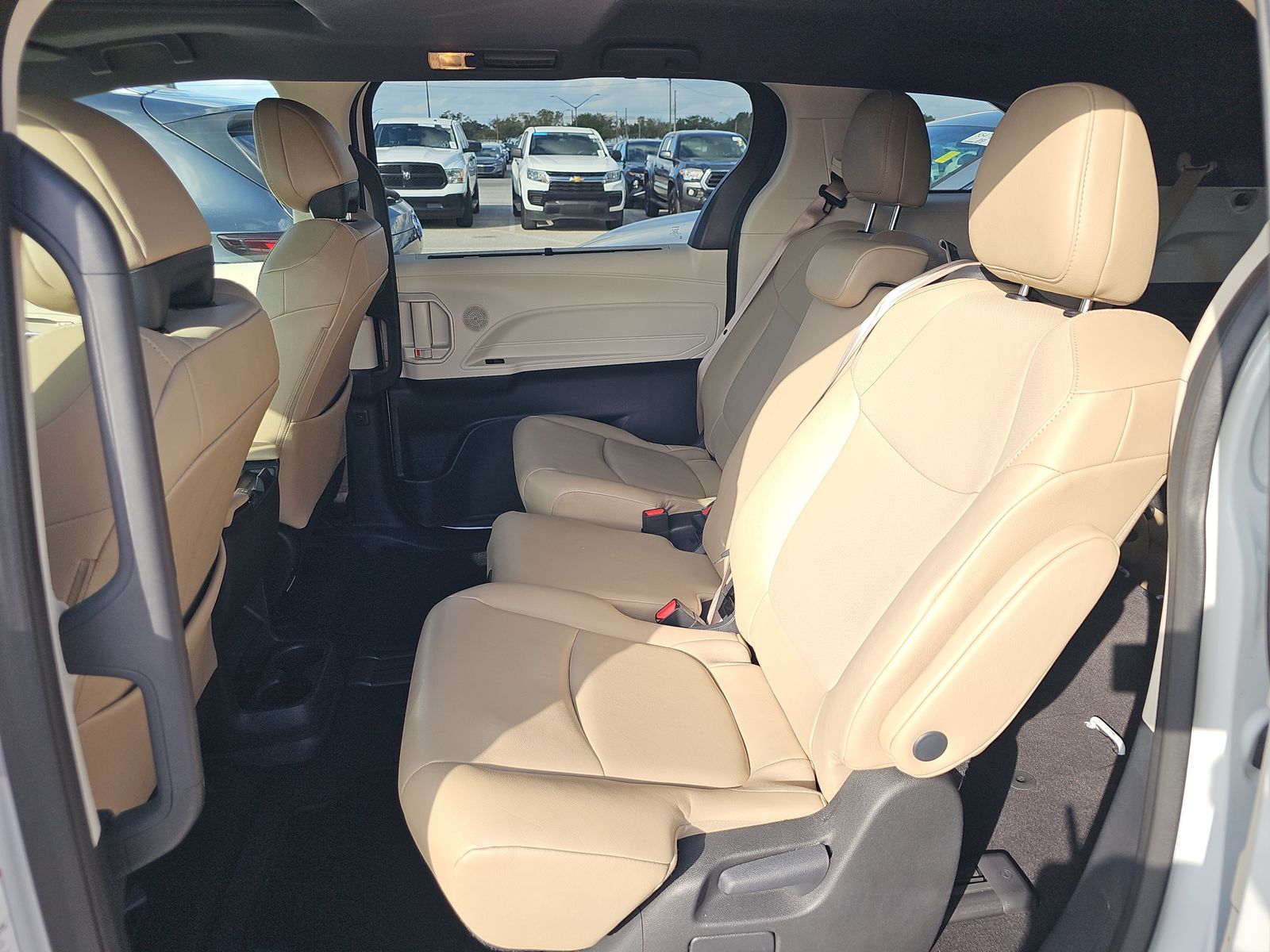 2023 Toyota Sienna XLE FWD