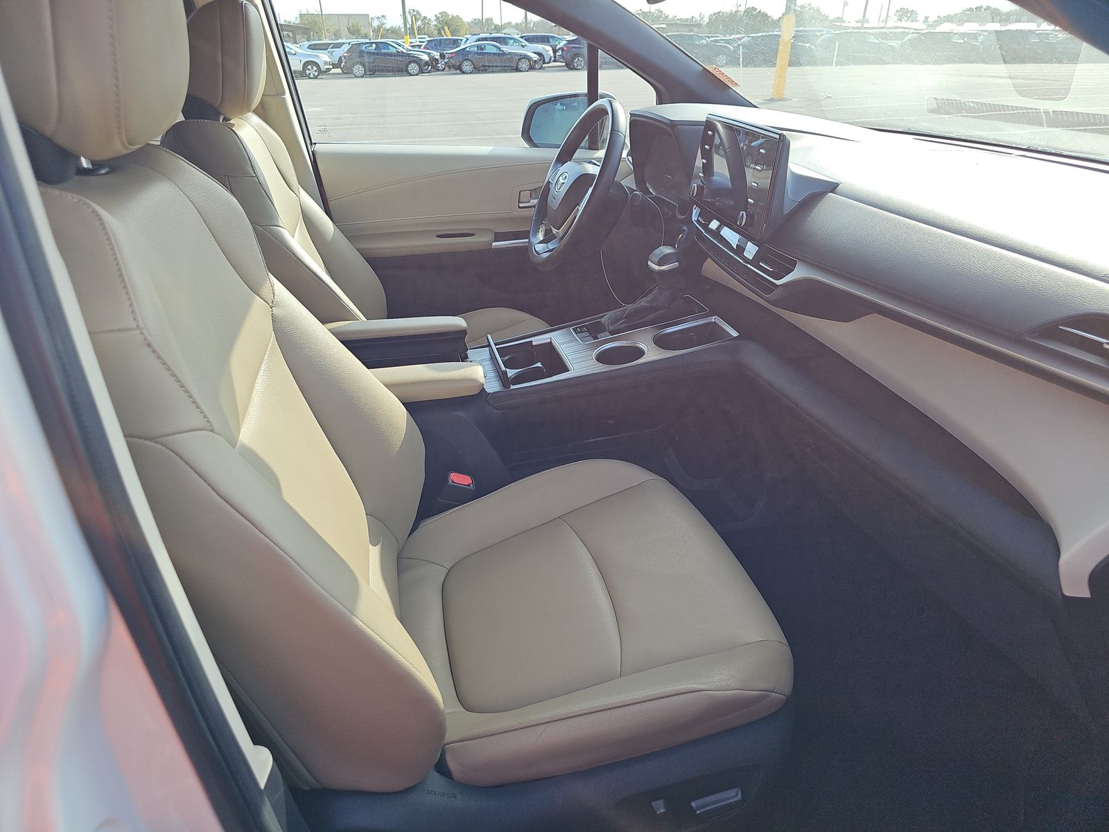 2023 Toyota Sienna XLE FWD