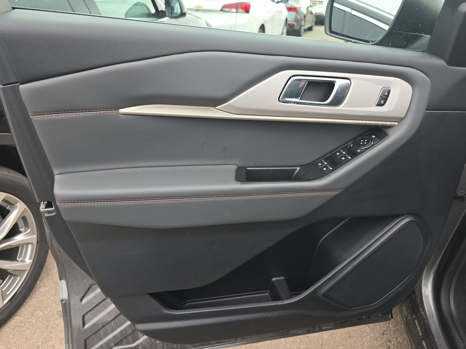 2025 Ford Explorer Active AWD