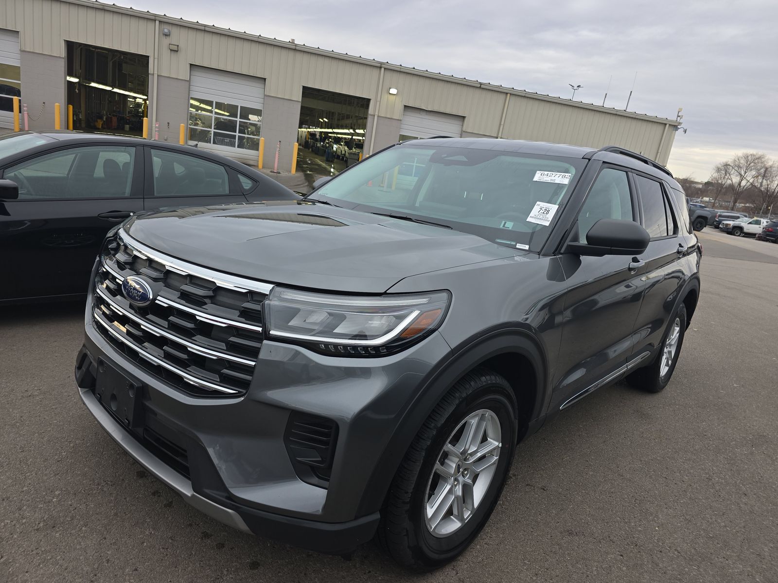 2025 Ford Explorer Active AWD