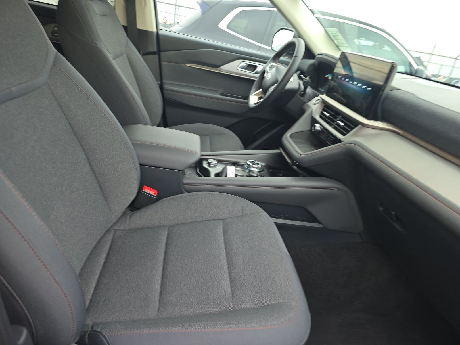 2025 Ford Explorer Active AWD