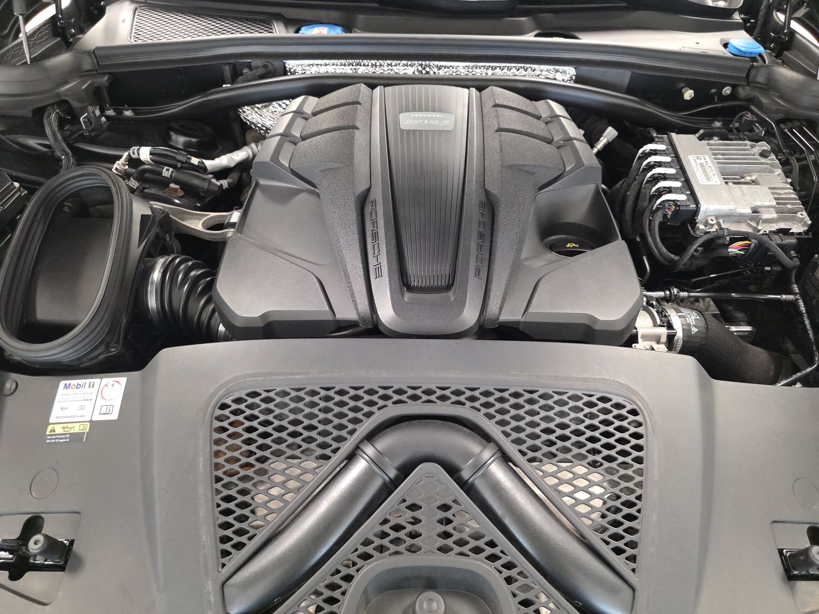 2023 Porsche Macan S AWD