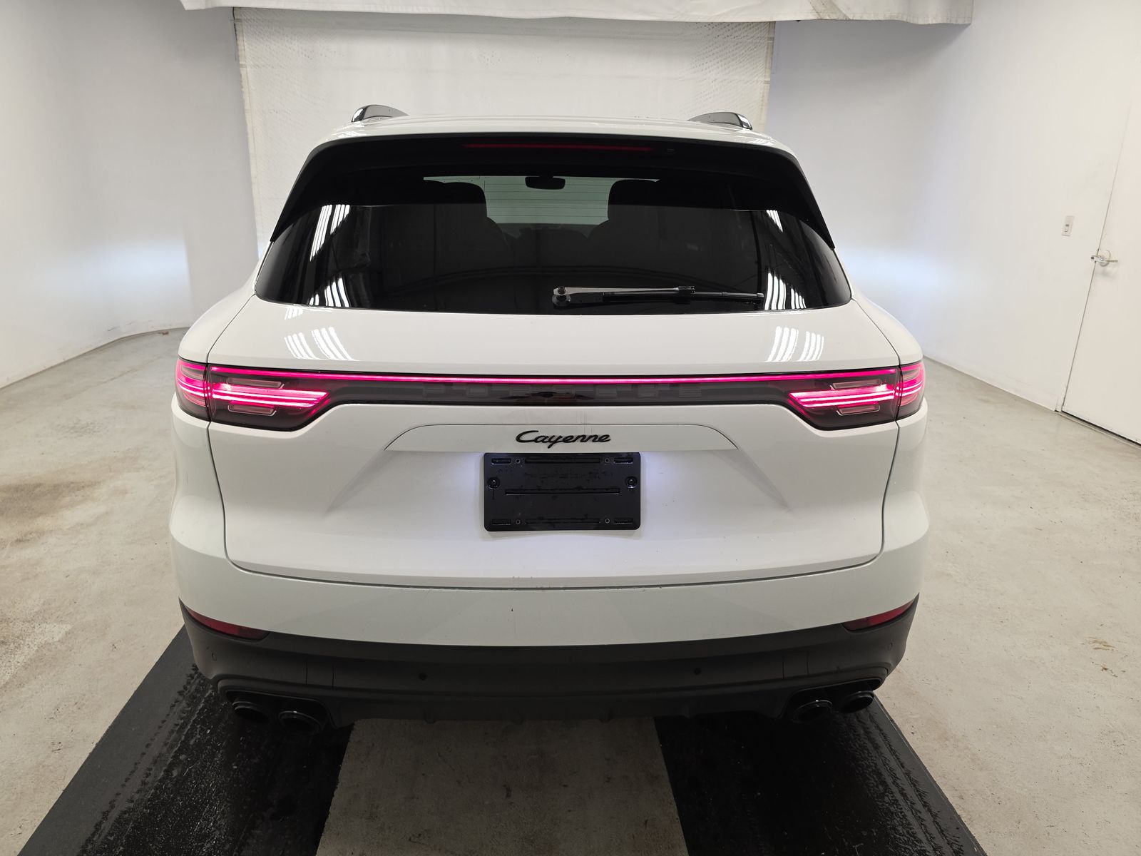 2022 Porsche Cayenne Platinum Edition AWD