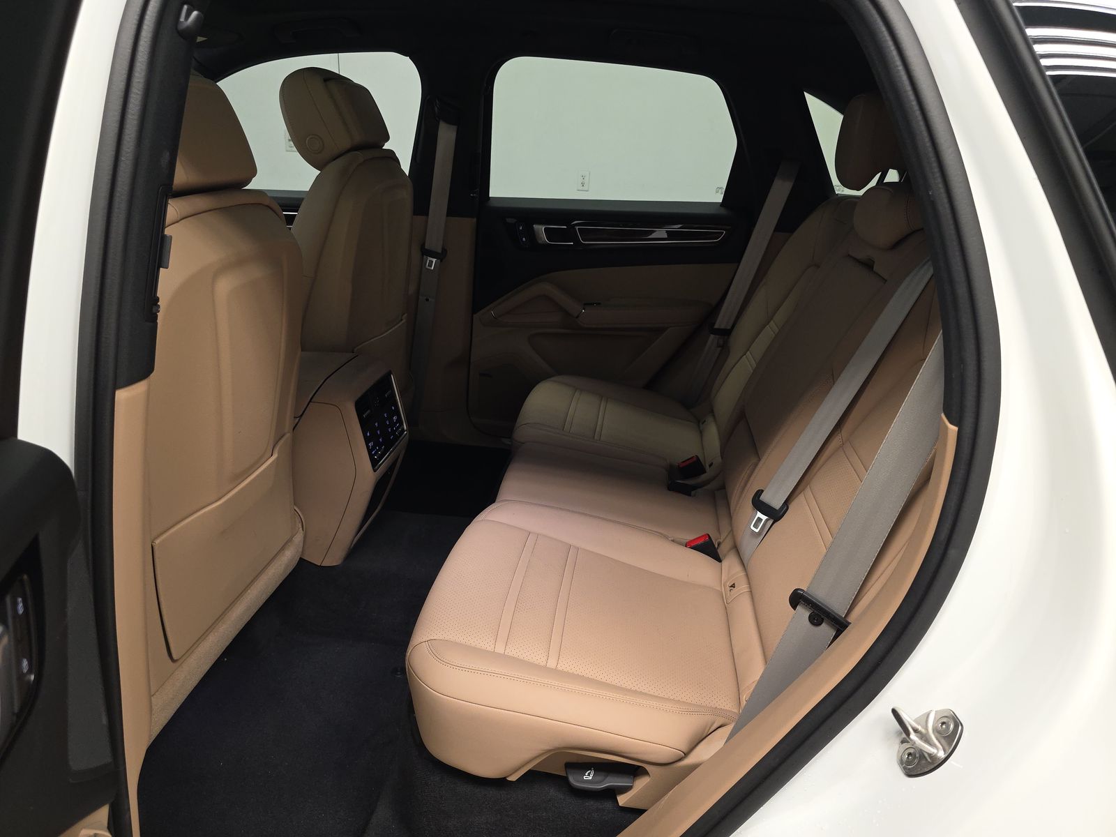 2022 Porsche Cayenne Platinum Edition AWD