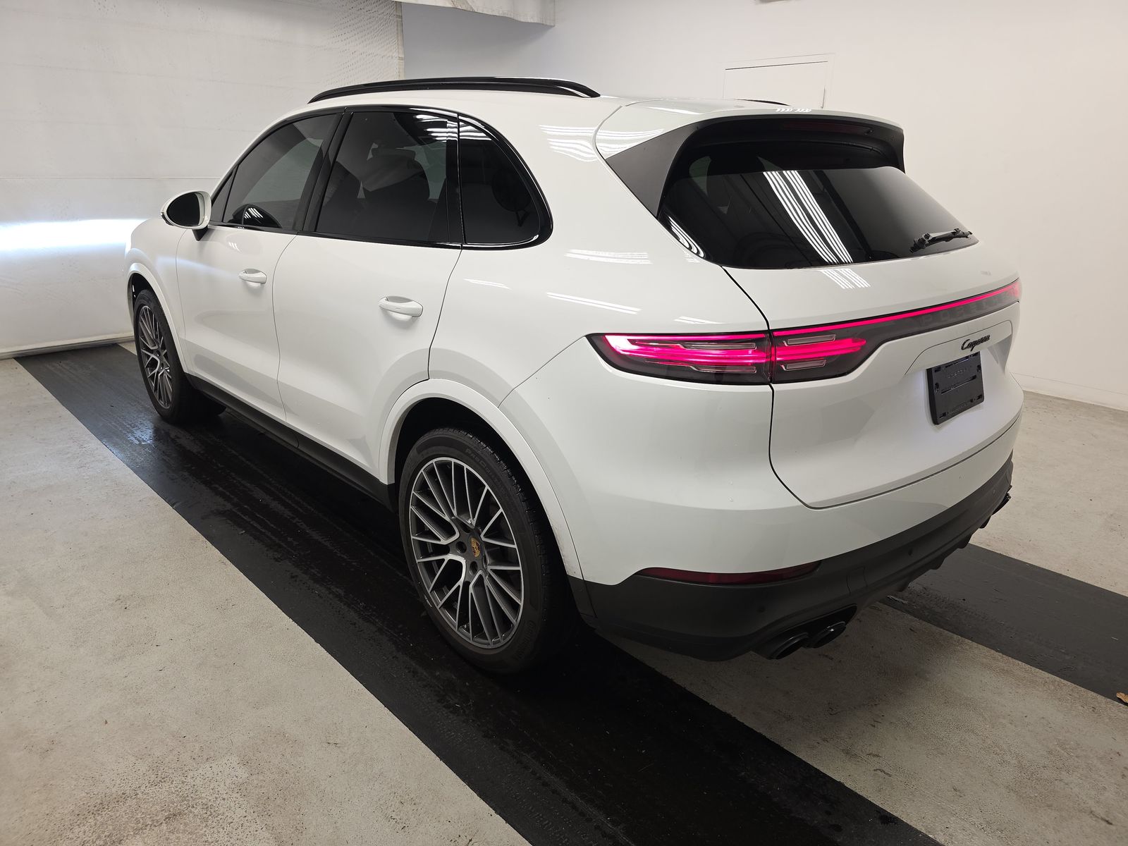 2022 Porsche Cayenne Platinum Edition AWD