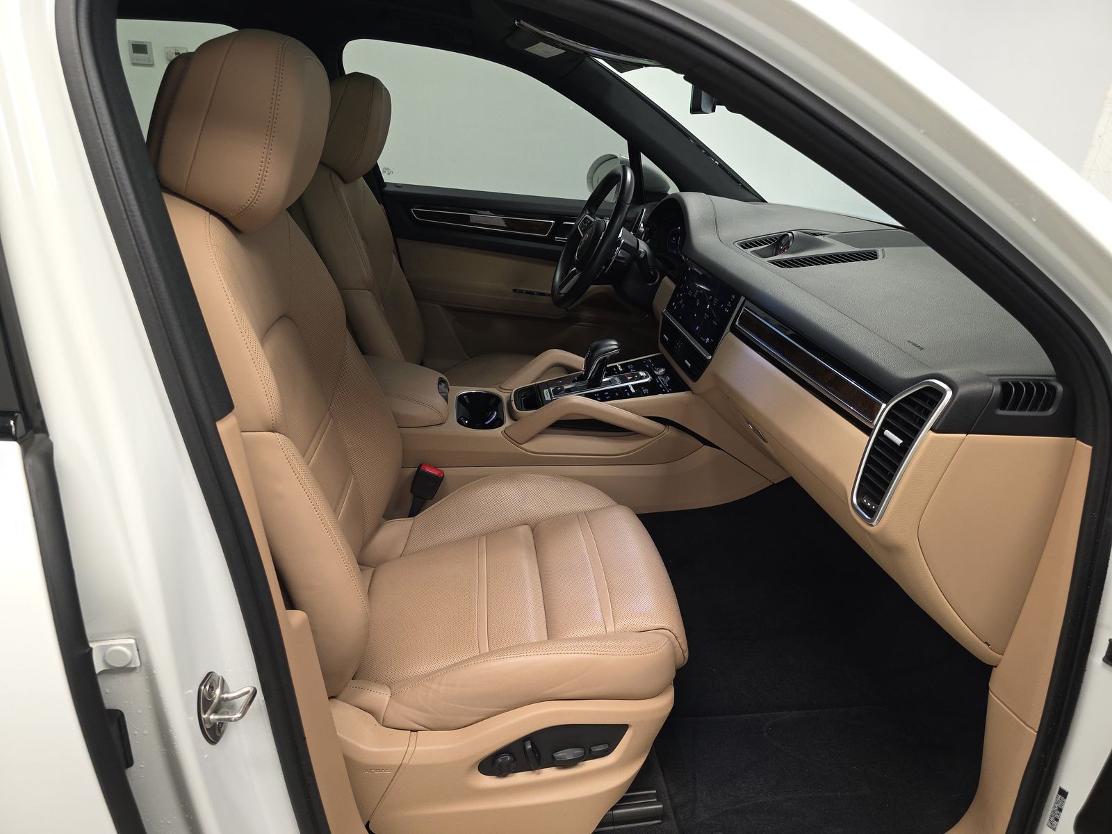 2022 Porsche Cayenne Platinum Edition AWD