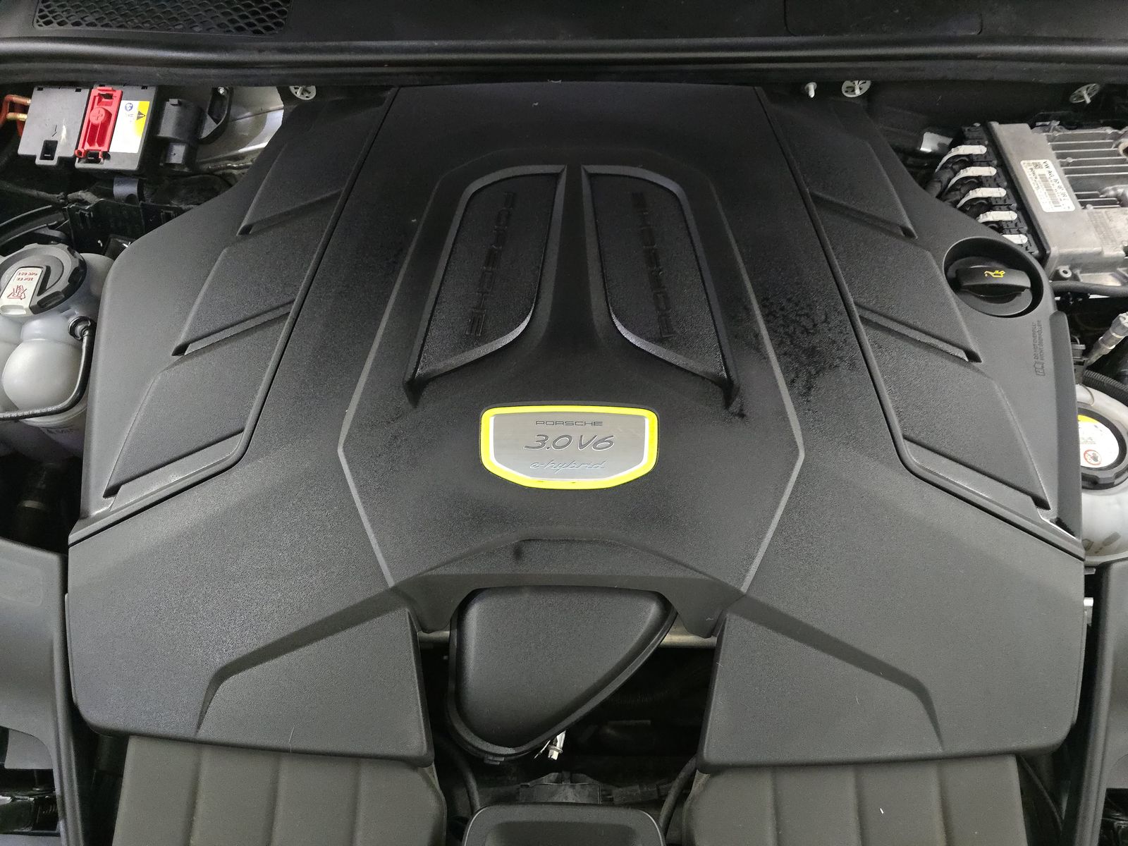 2022 Porsche Cayenne E-Hybrid AWD