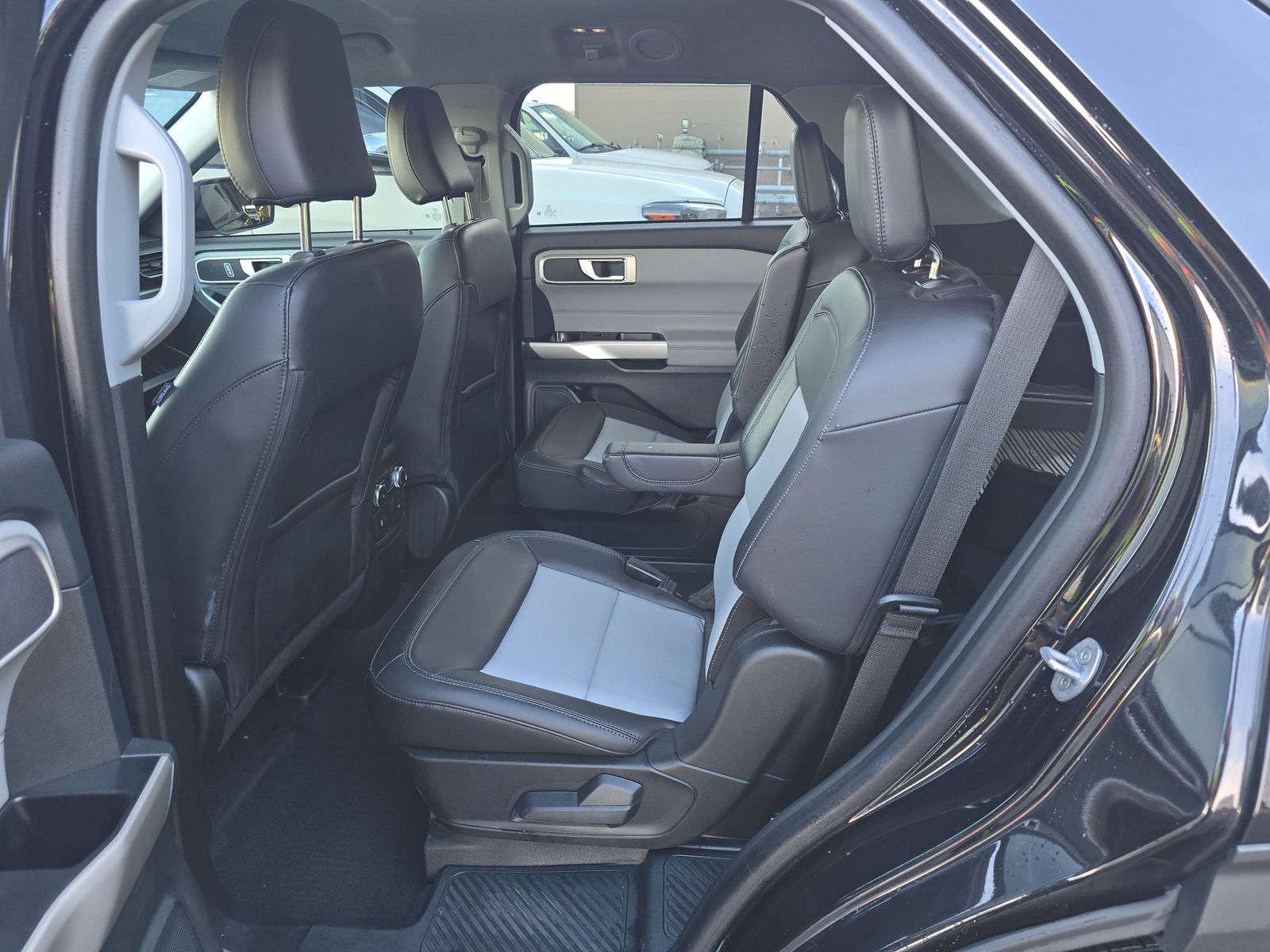 2023 Ford Explorer XLT AWD