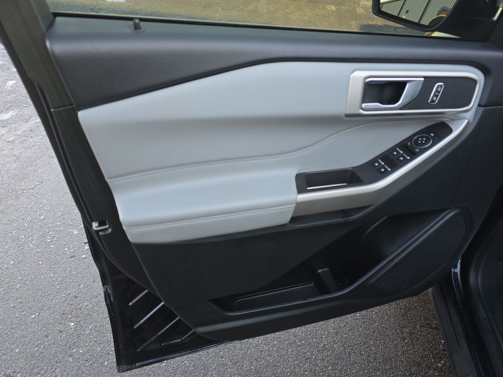 2023 Ford Explorer XLT AWD