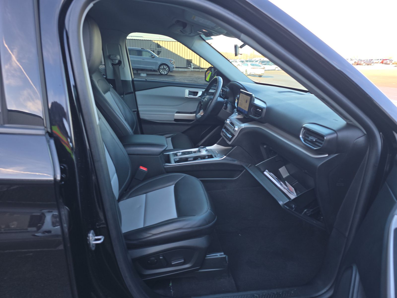 2023 Ford Explorer XLT AWD