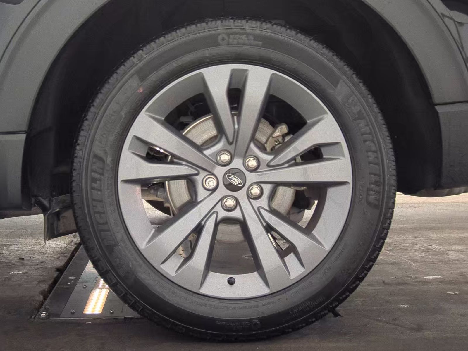 2023 Ford Explorer XLT AWD