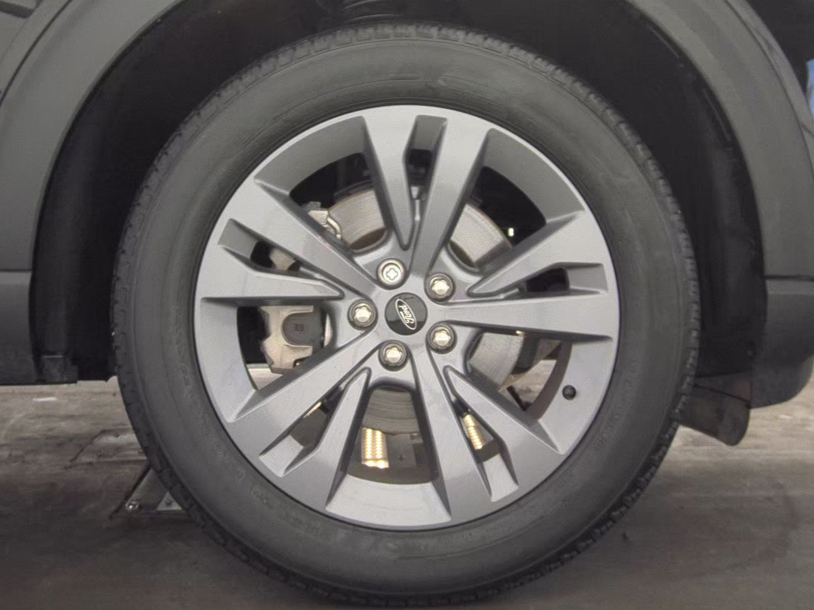 2023 Ford Explorer XLT AWD