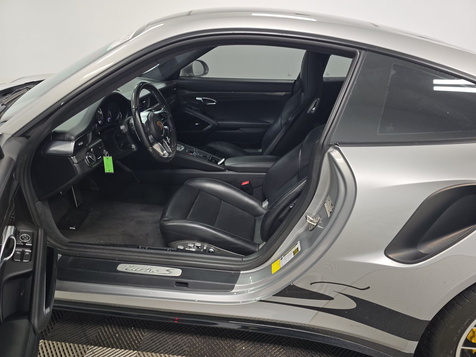 2019 Porsche 911 Turbo S AWD