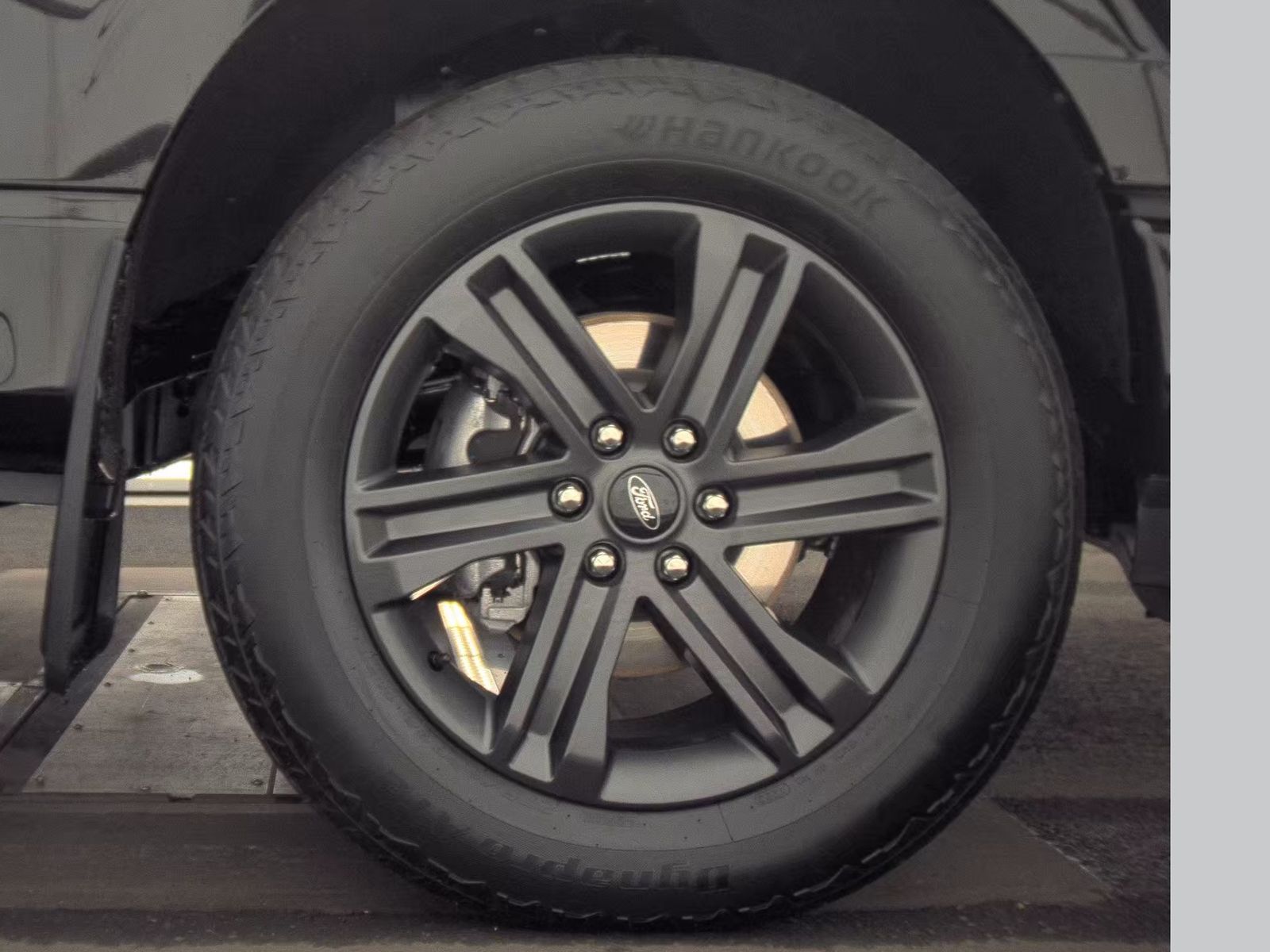 2023 Ford F-150 Lariat AWD