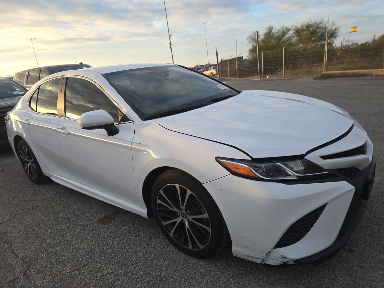 2020 Toyota Camry SE FWD