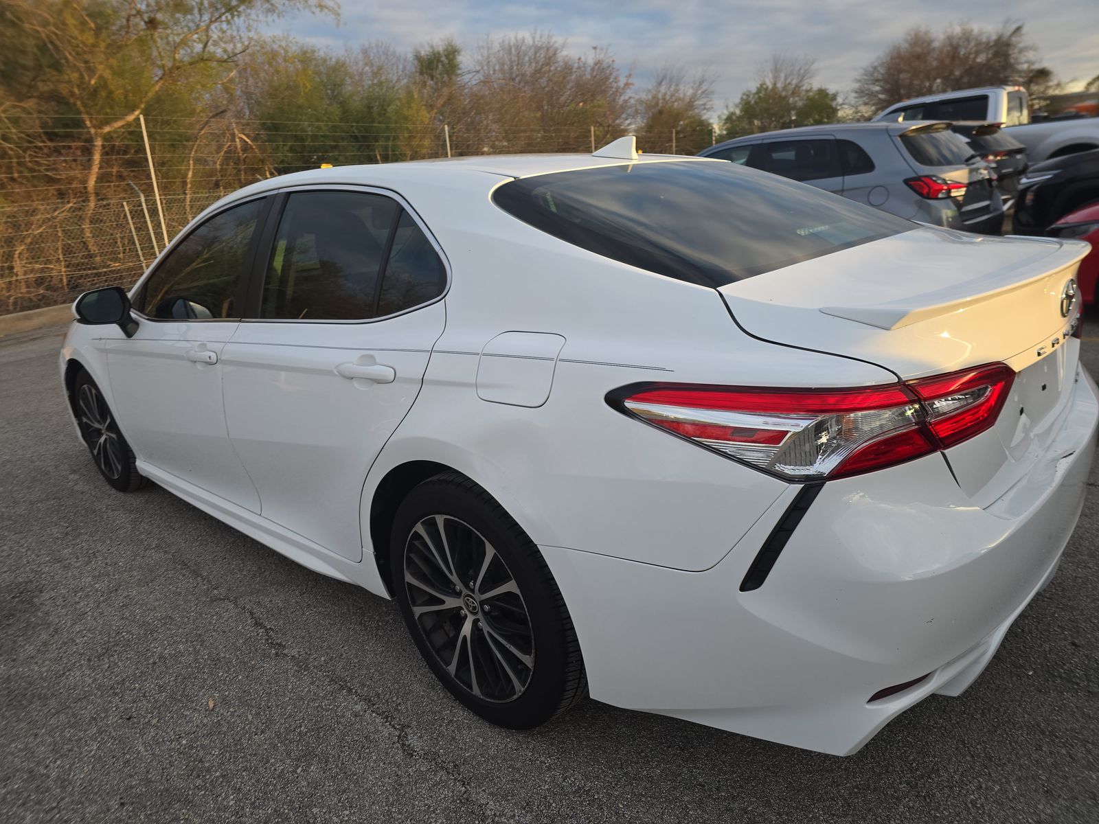 2020 Toyota Camry SE FWD
