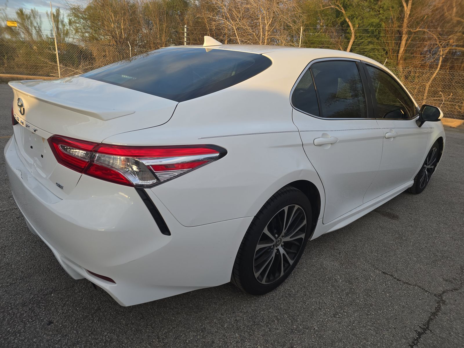 2020 Toyota Camry SE FWD