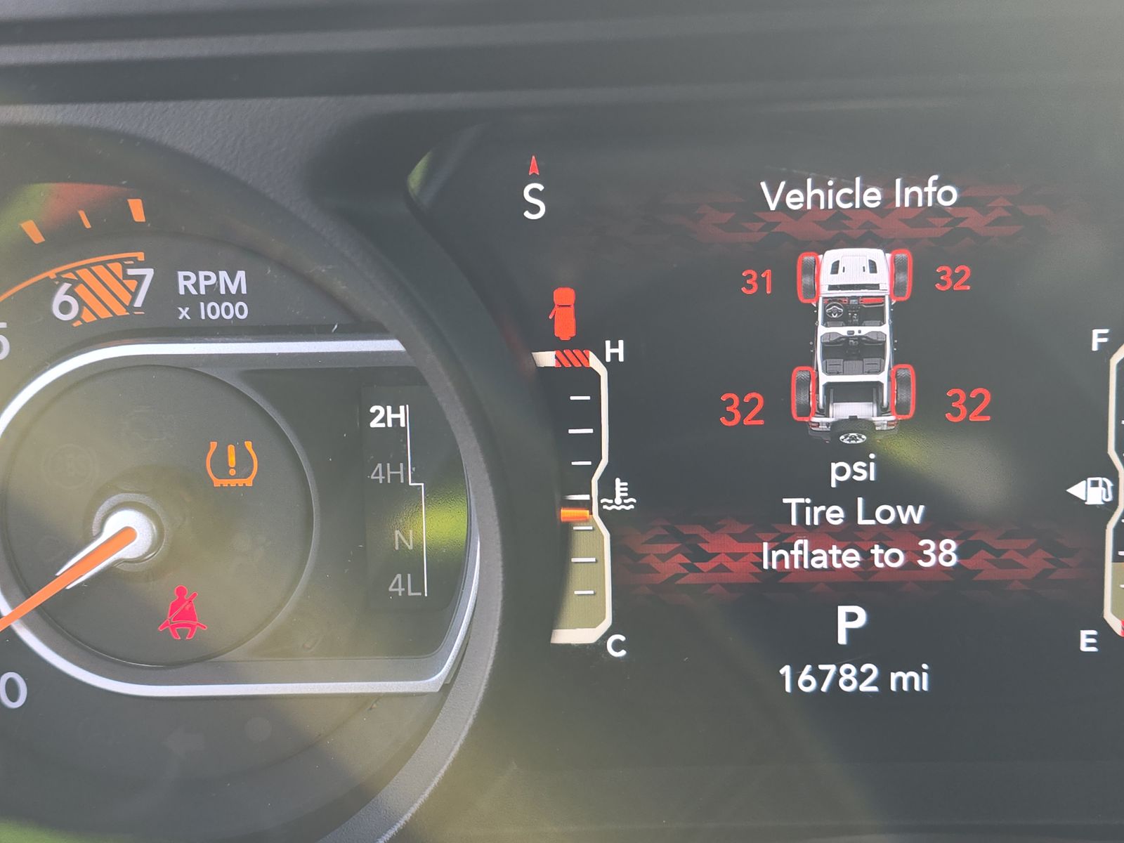 2024 Jeep Wrangler Sahara AWD