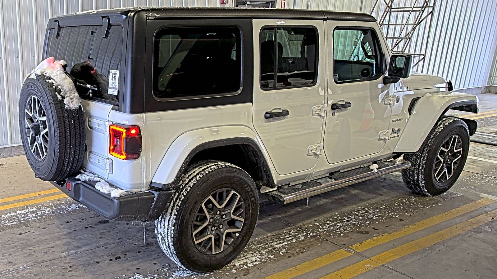 2024 Jeep Wrangler Sahara AWD