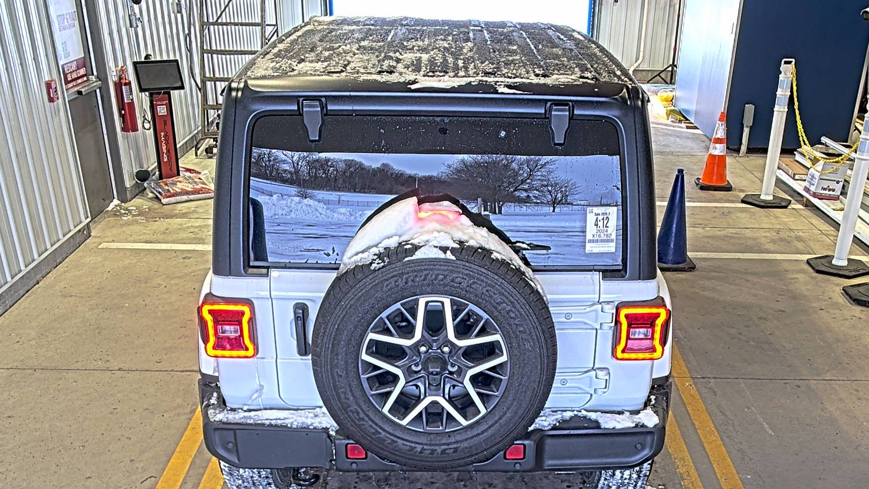 2024 Jeep Wrangler Sahara AWD