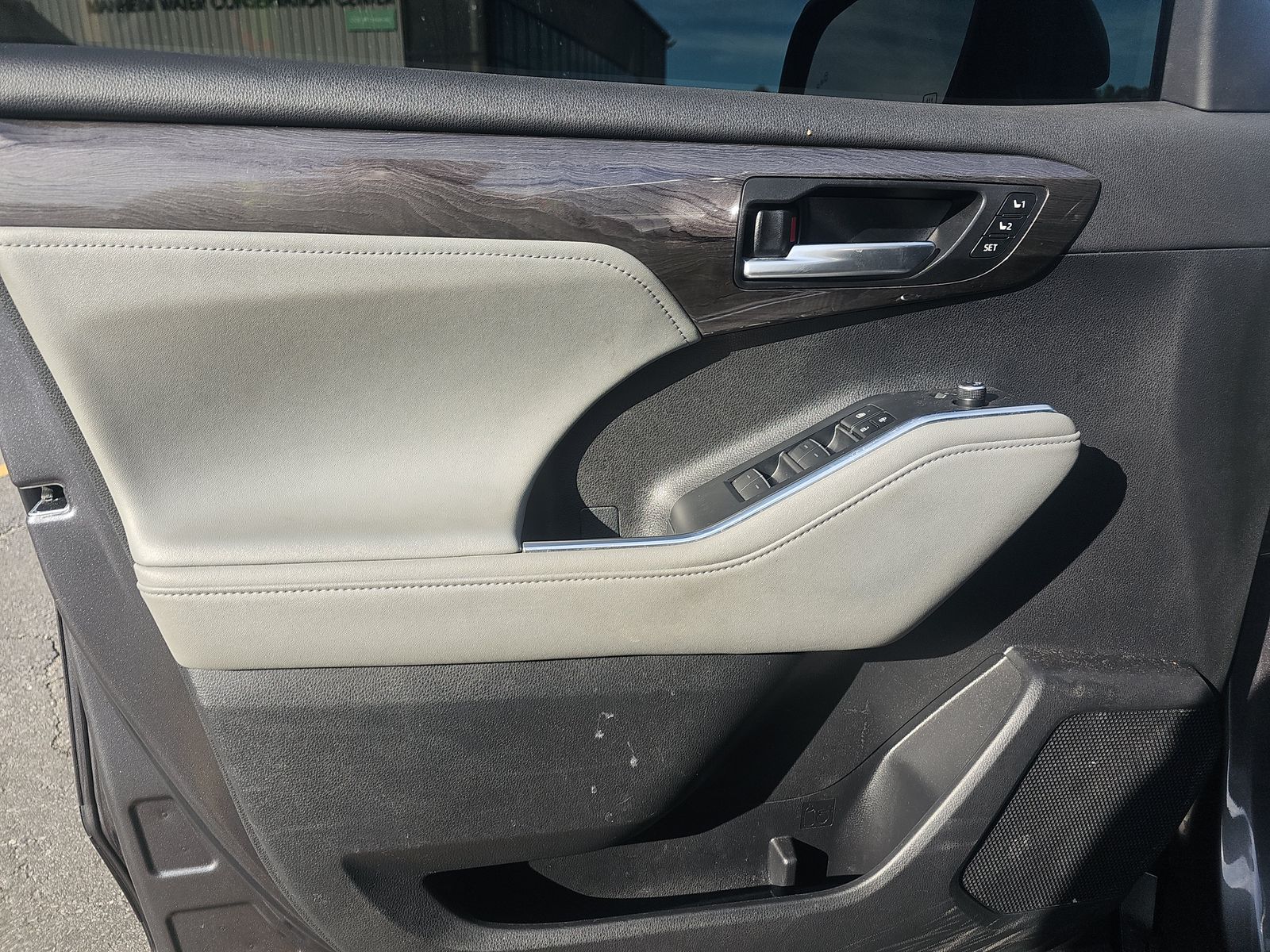 2024 Toyota Highlander Hybrid Platinum AWD