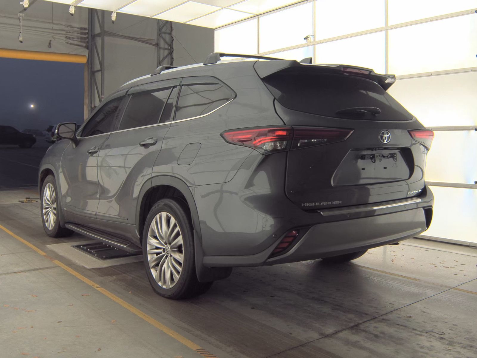 2024 Toyota Highlander Hybrid Platinum AWD