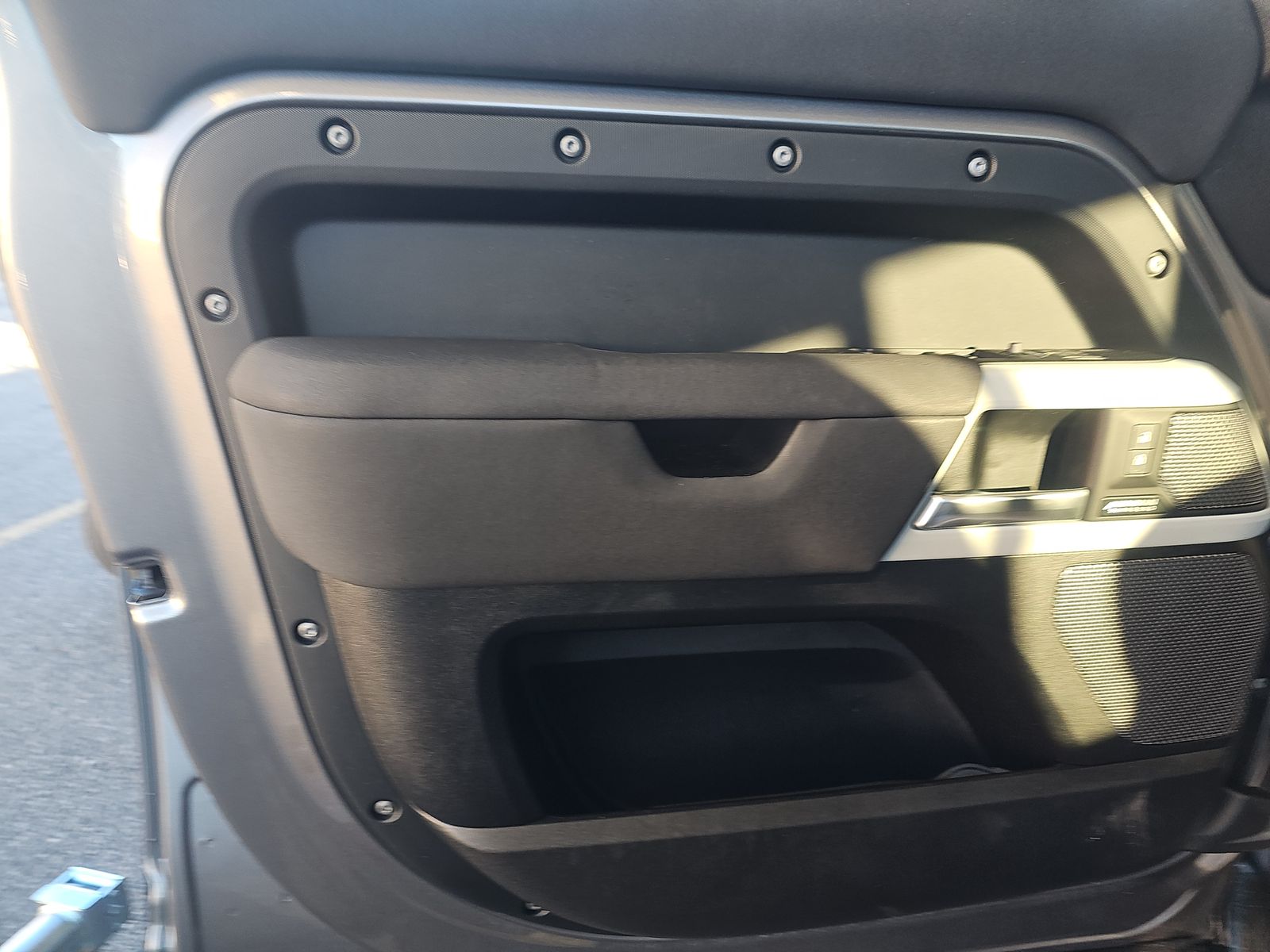 2023 Land Rover Defender 110 X-Dynamic SE AWD