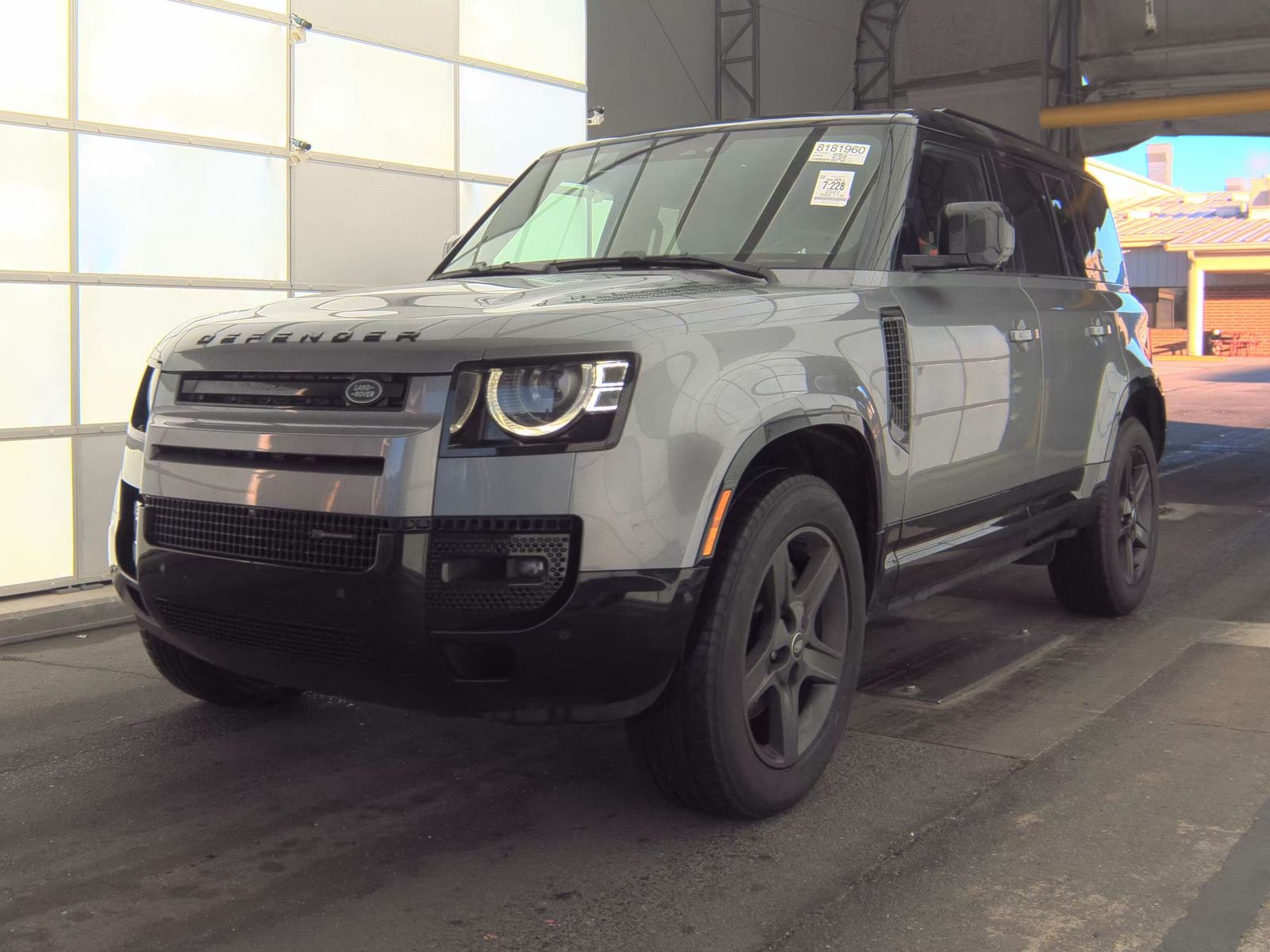 2023 Land Rover Defender 110 X-Dynamic SE AWD