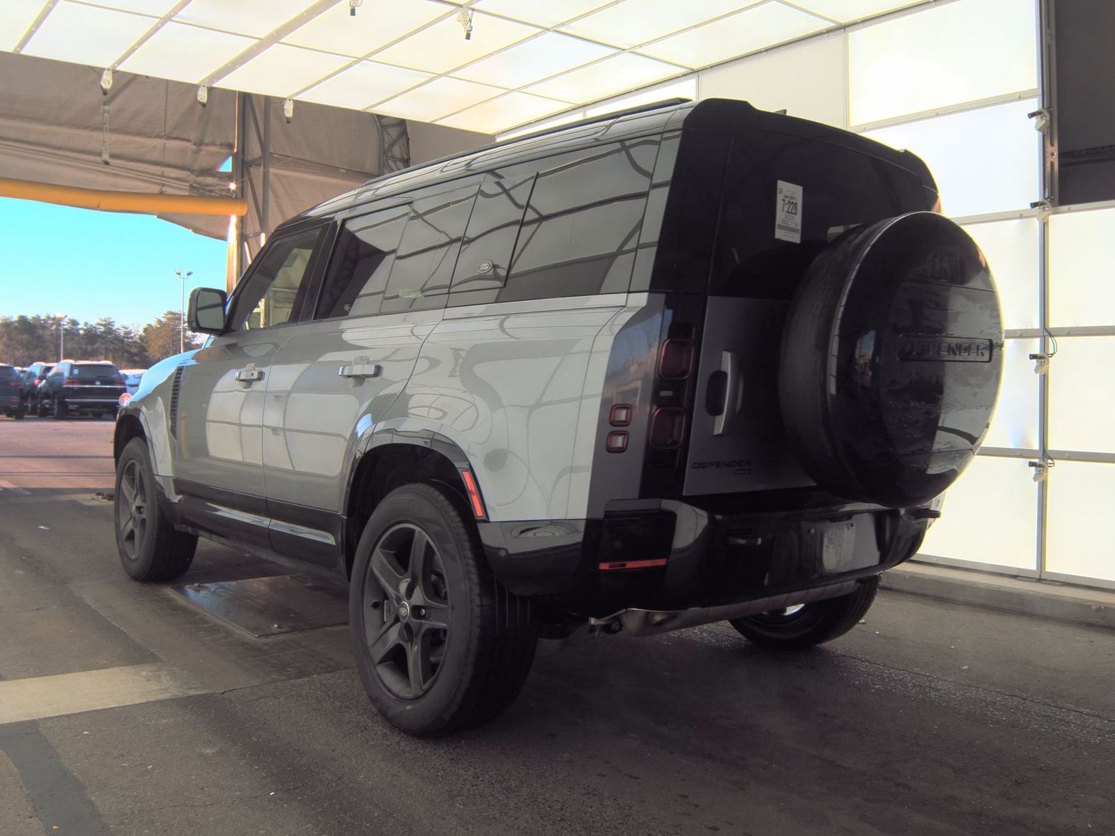 2023 Land Rover Defender 110 X-Dynamic SE AWD