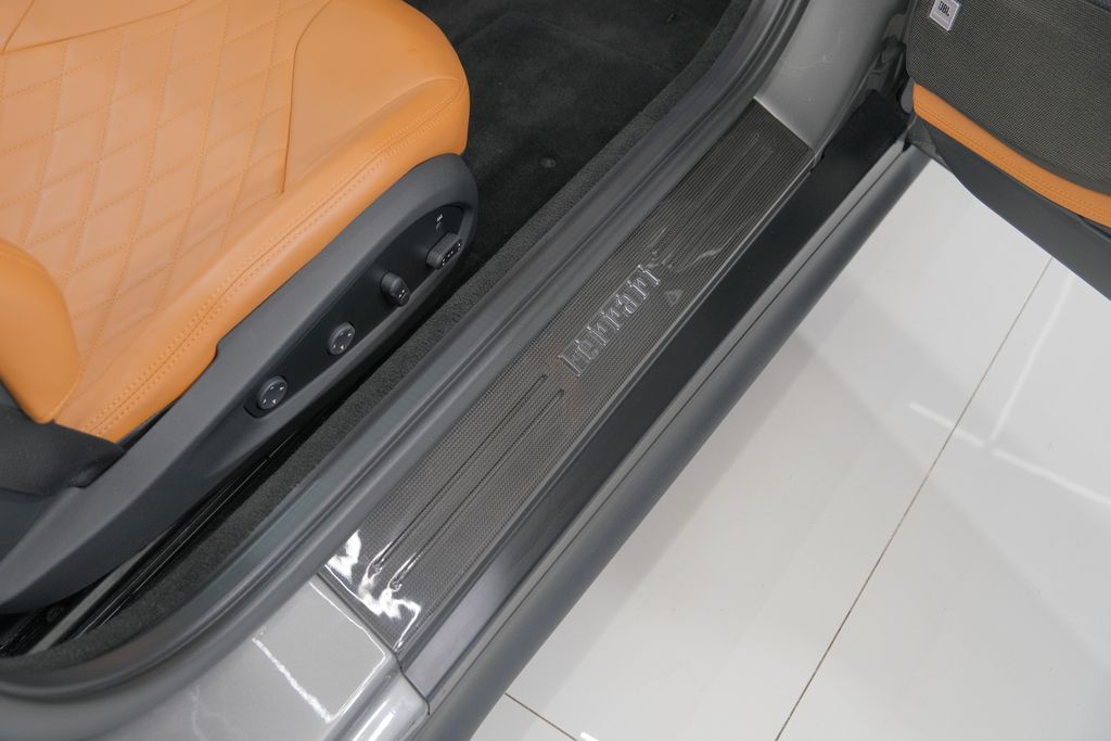 2021 Ferrari 812 GTS RWD