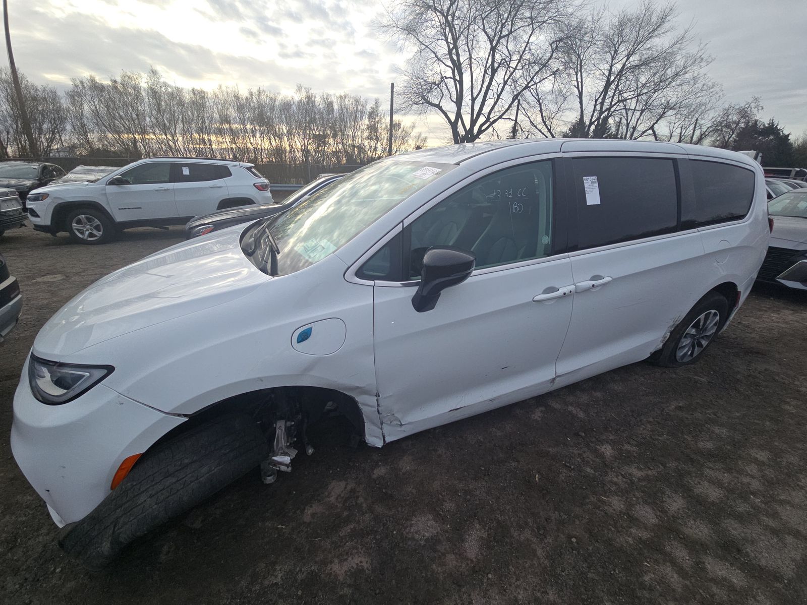 2024 Chrysler Pacifica Hybrid Select FWD