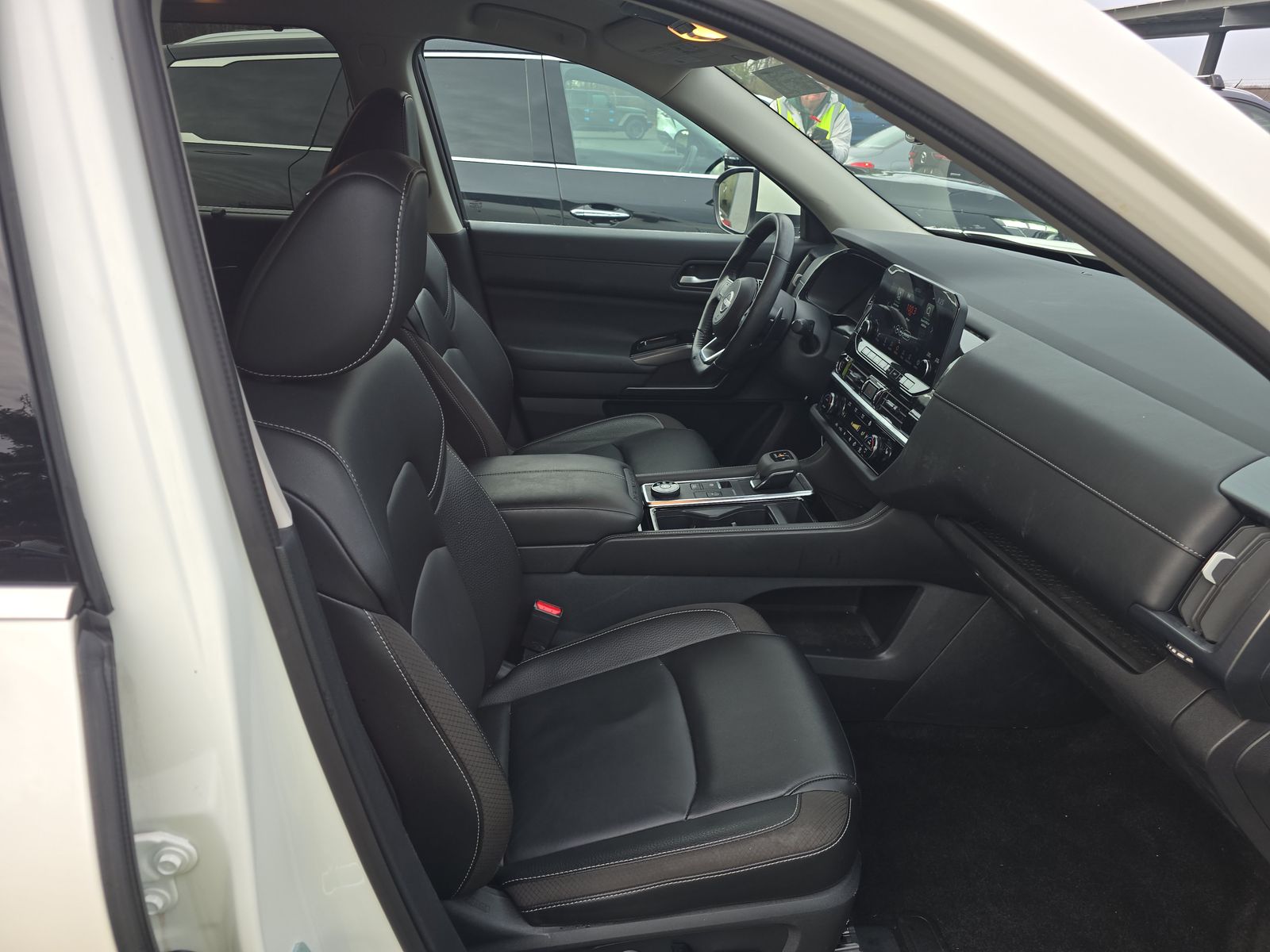 2024 Nissan Pathfinder SL AWD