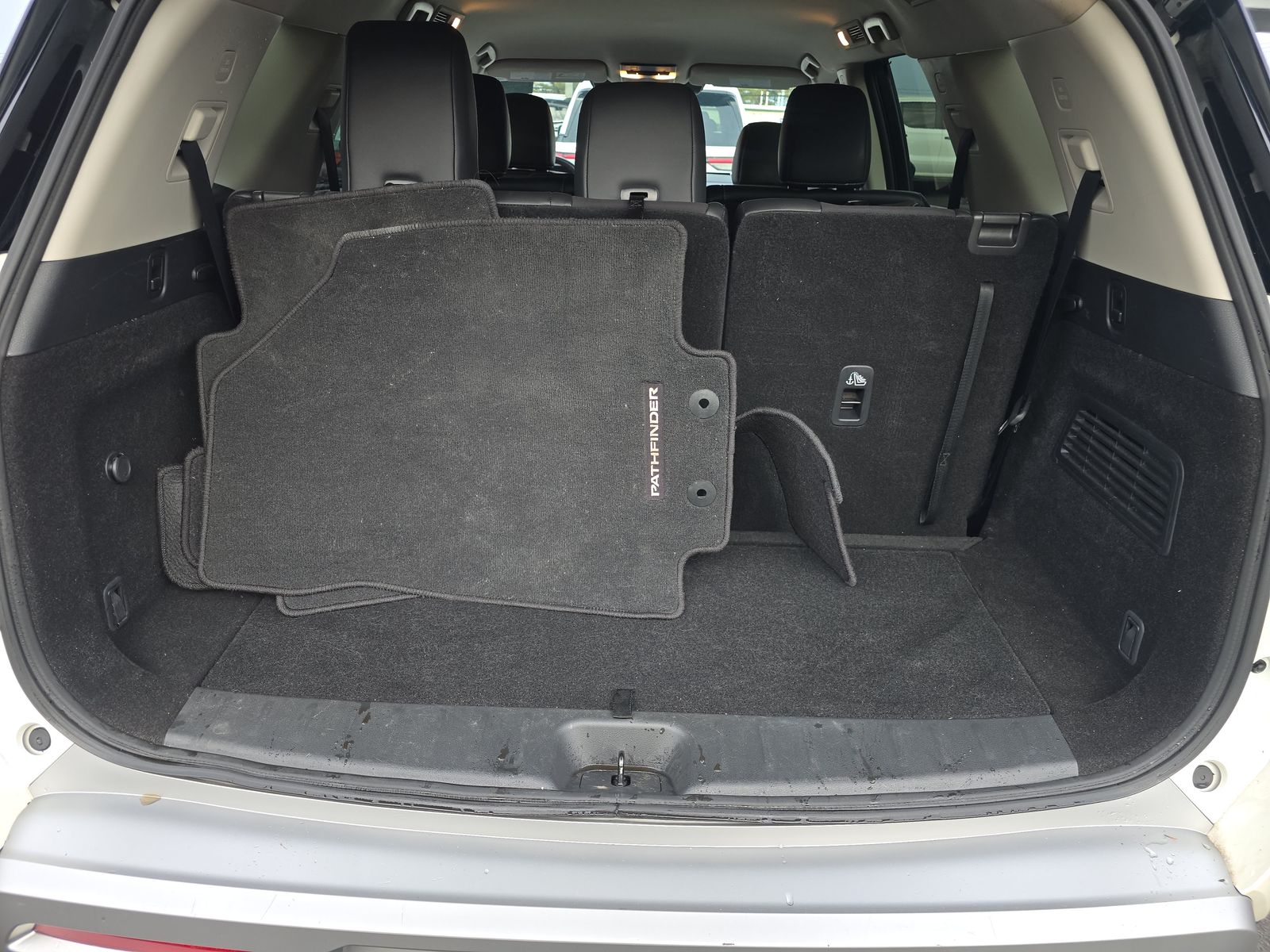 2024 Nissan Pathfinder SL AWD