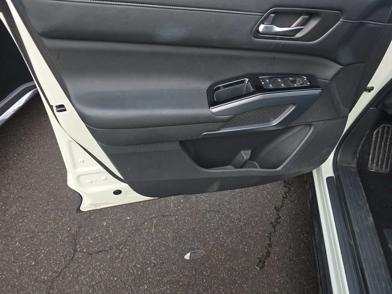 2024 Nissan Pathfinder SL AWD