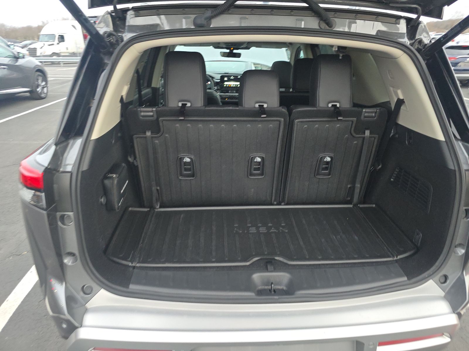 2024 Nissan Pathfinder Platinum AWD