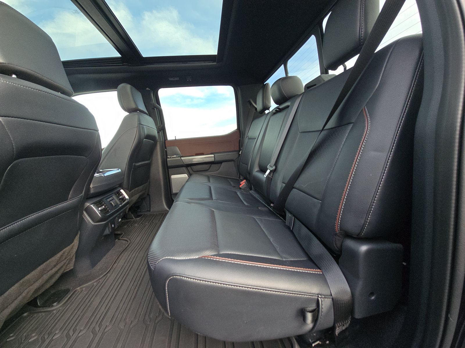 2023 Ford F-150 Lariat AWD