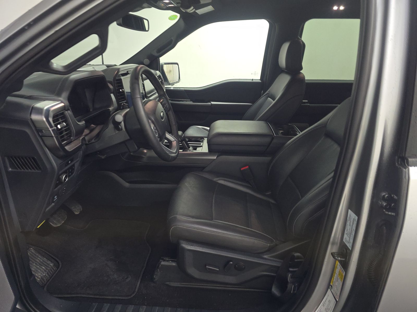 2025 Ford F-150 Lariat AWD