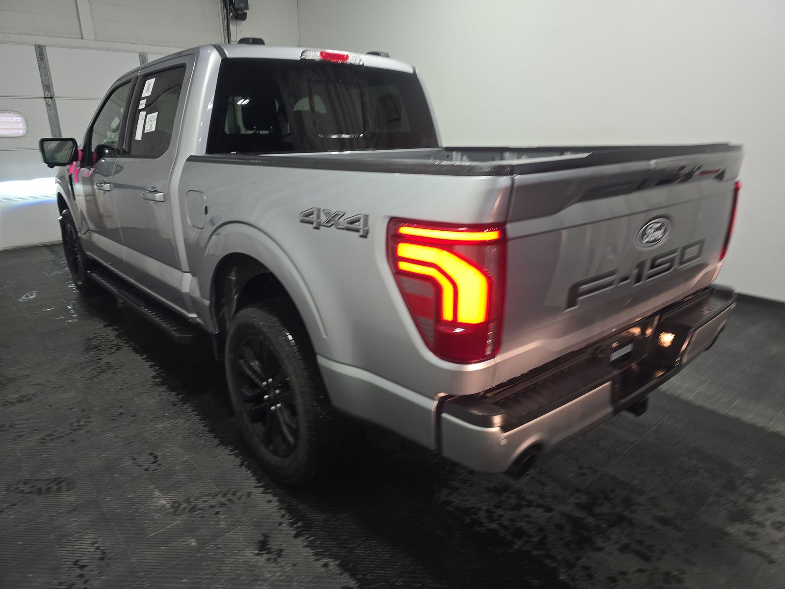 2025 Ford F-150 Lariat AWD