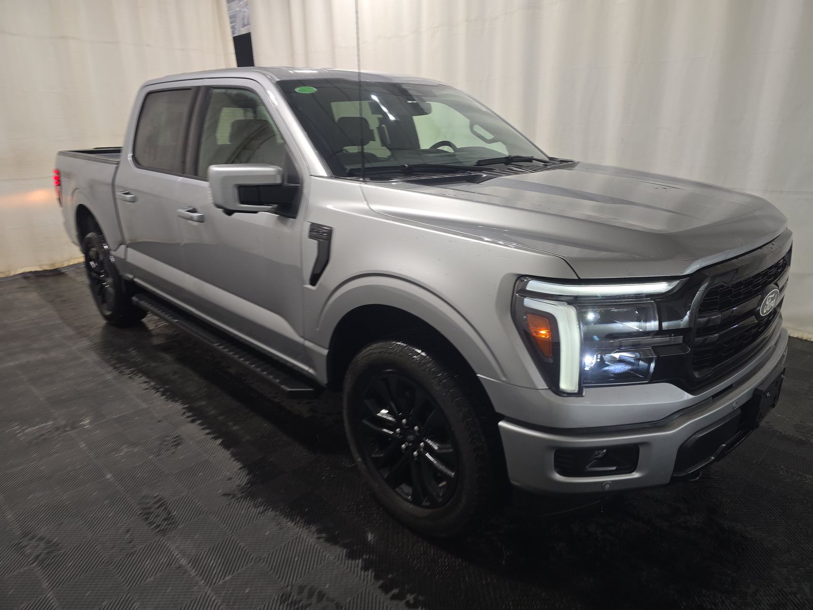 2025 Ford F-150 Lariat AWD