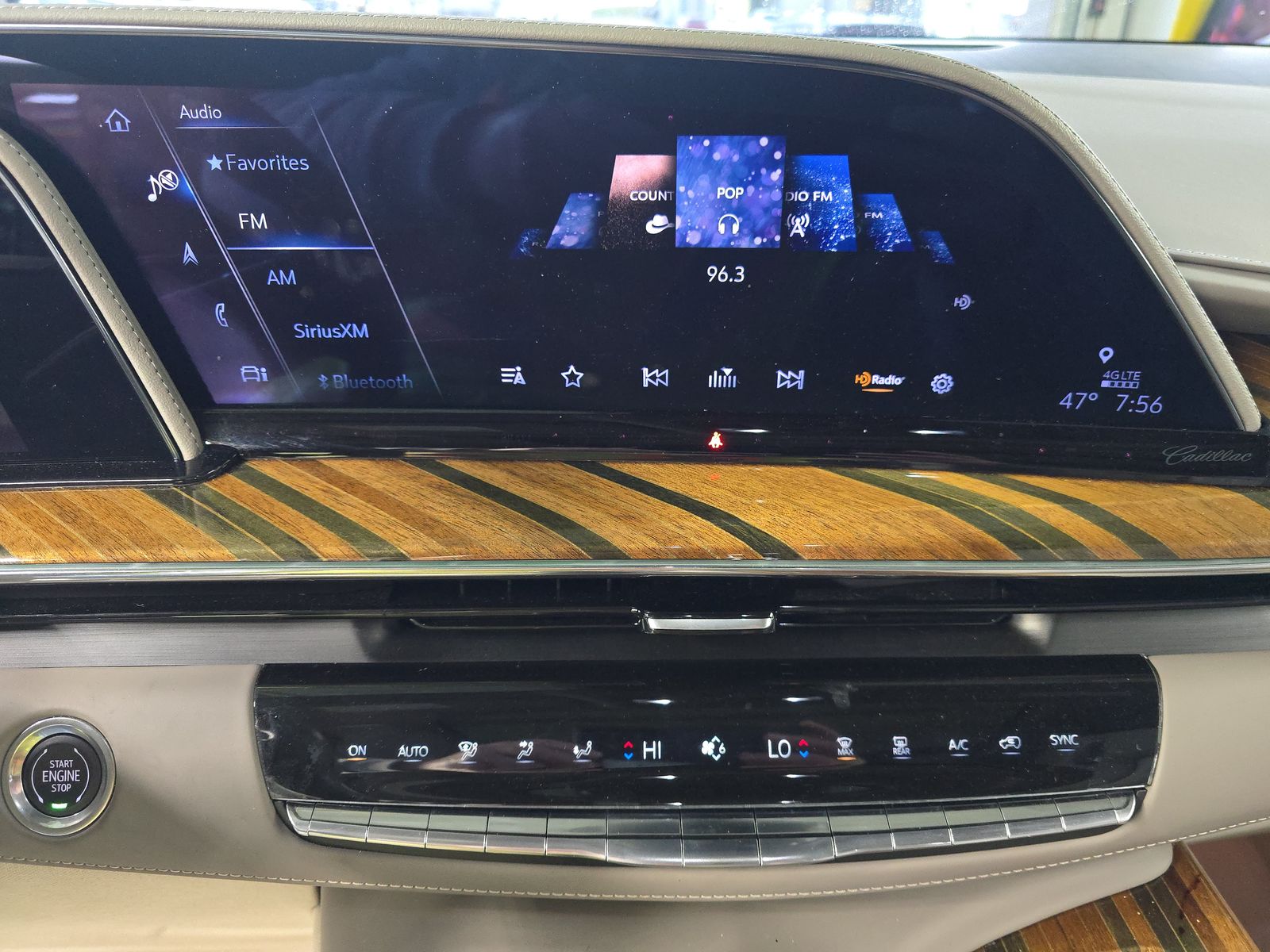 2023 Cadillac Escalade ESV Premium Luxury Platinum AWD