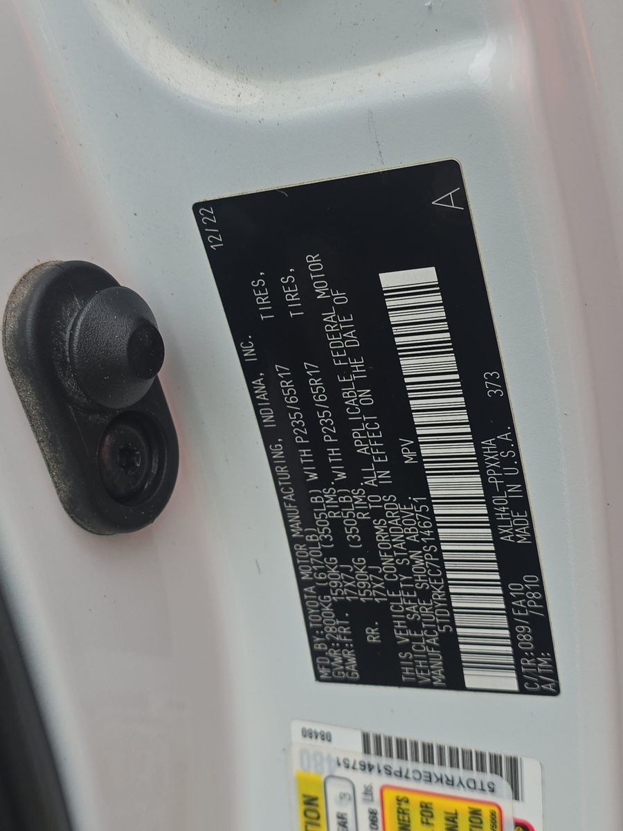 2023 Toyota Sienna XLE FWD