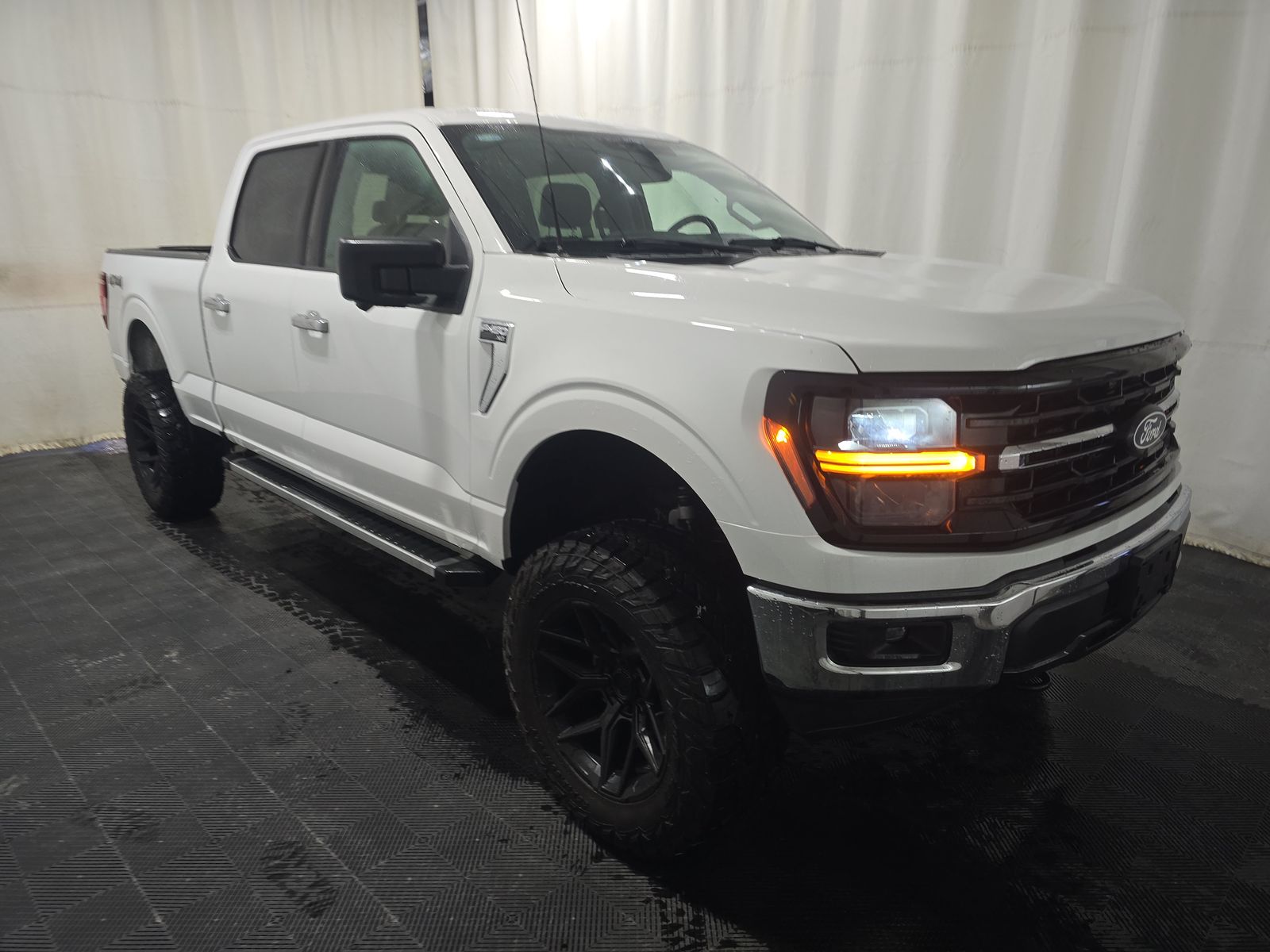 2024 Ford F-150 XLT AWD