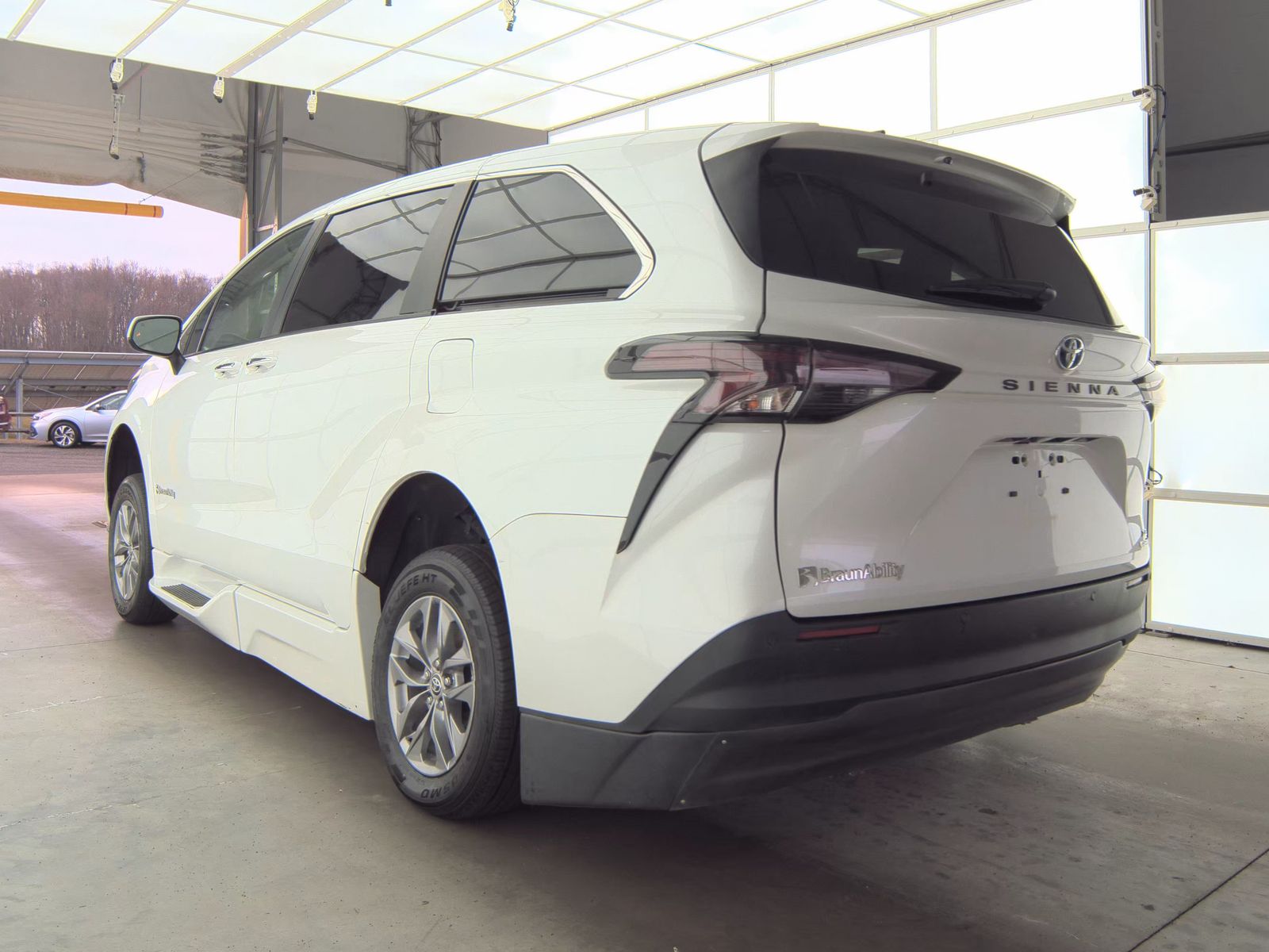 2023 Toyota Sienna XLE FWD