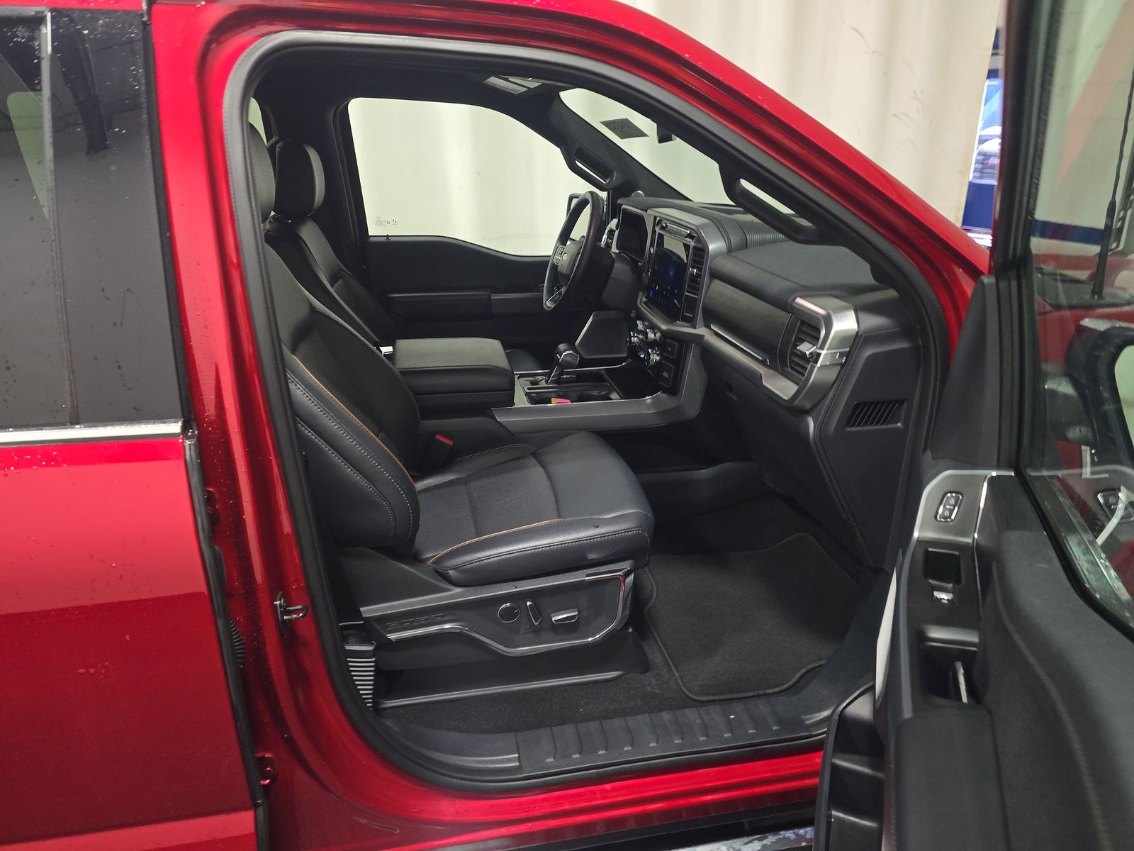 2024 Ford F-150 Lariat AWD