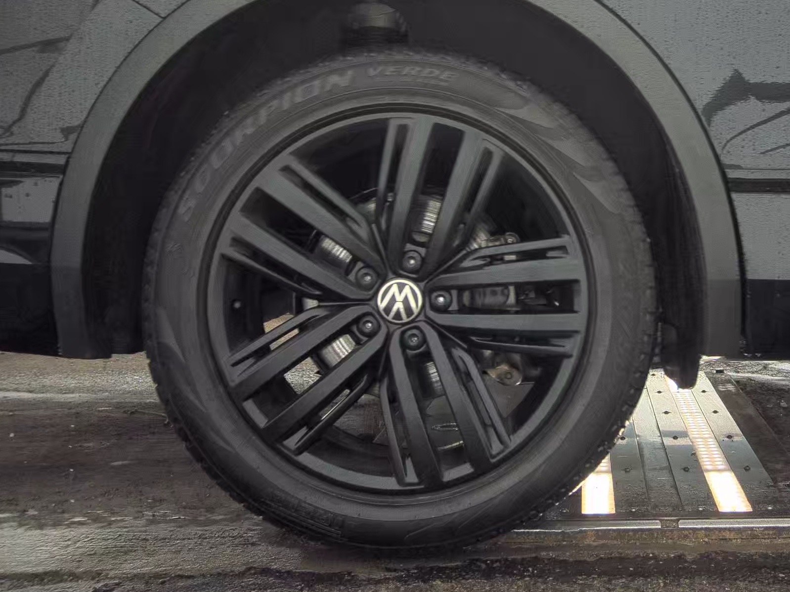 2022 Volkswagen Tiguan 2.0T SE R-Line Black AWD