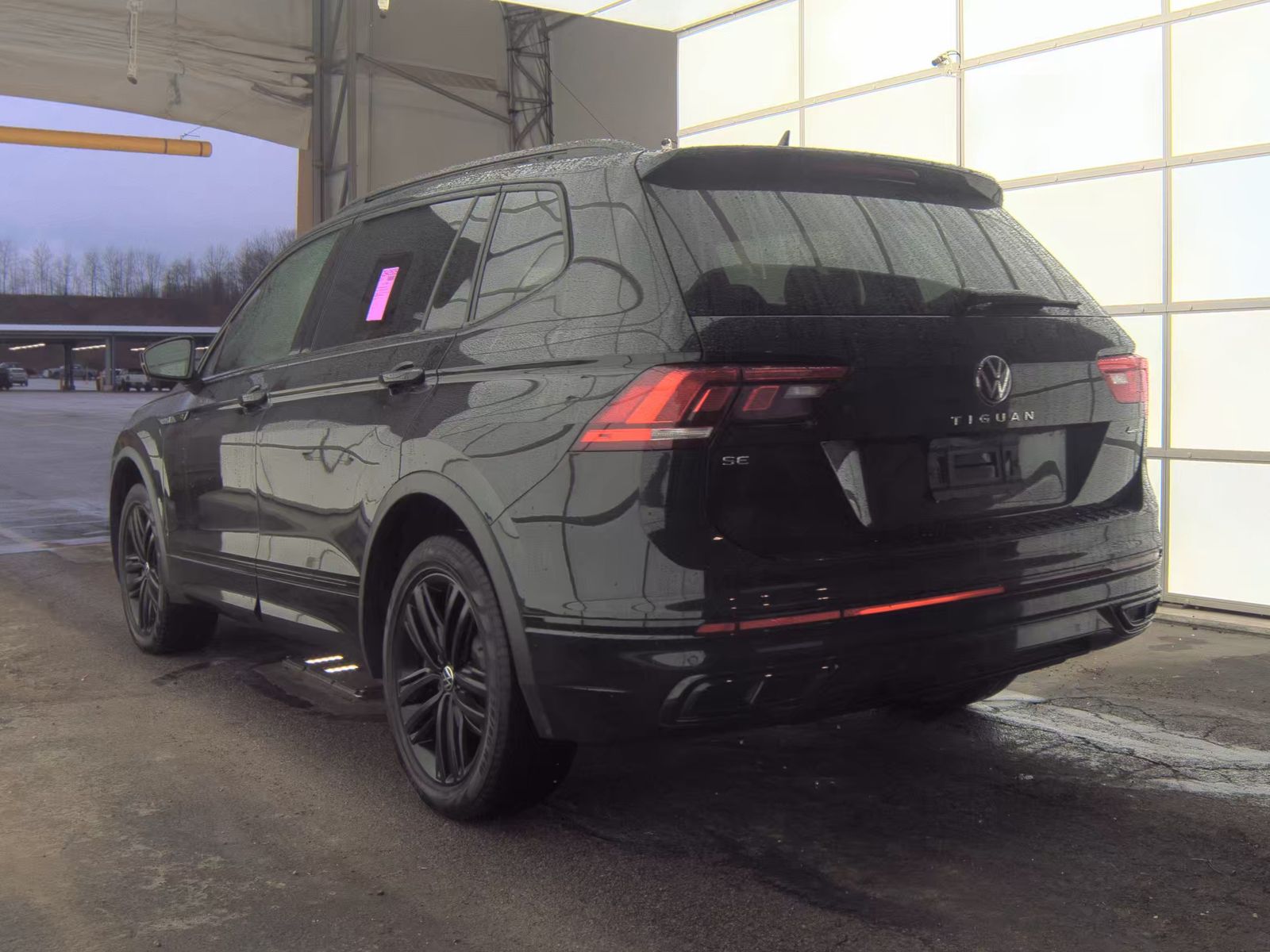 2022 Volkswagen Tiguan 2.0T SE R-Line Black AWD