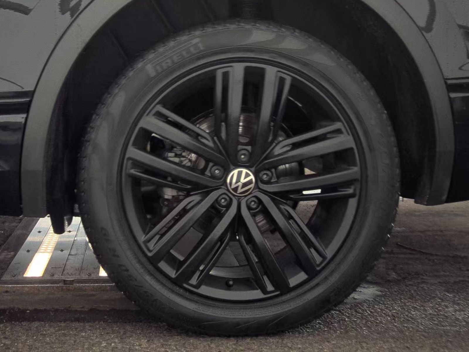 2022 Volkswagen Tiguan 2.0T SE R-Line Black AWD