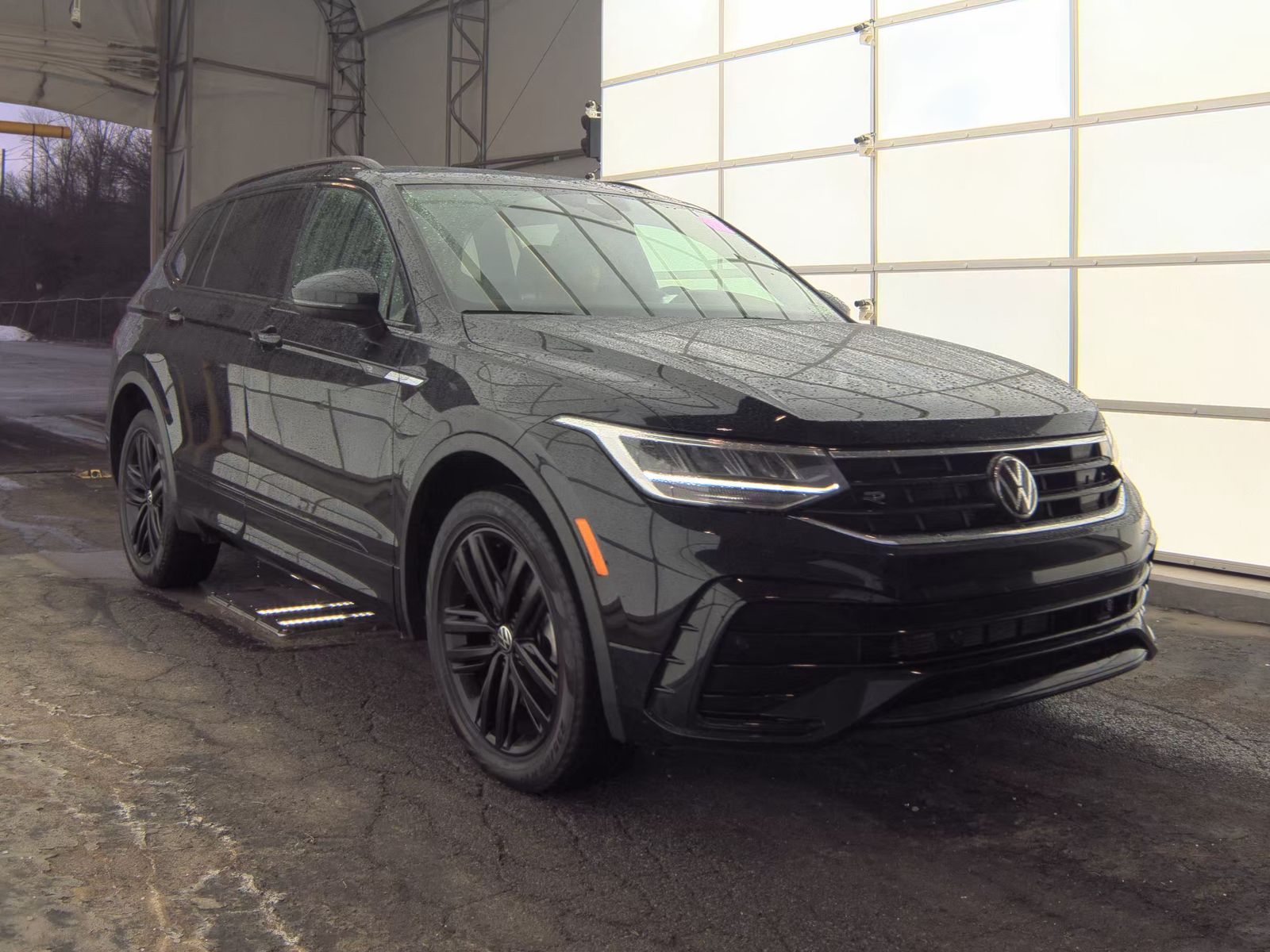 2022 Volkswagen Tiguan 2.0T SE R-Line Black AWD