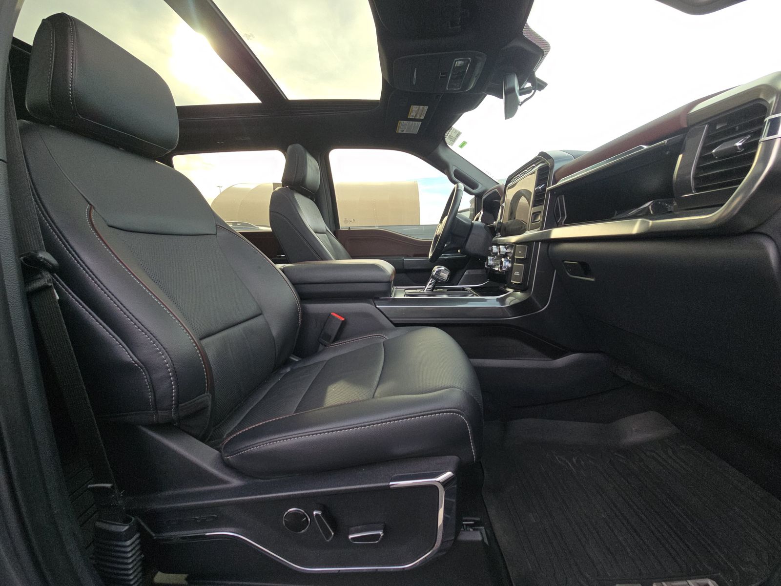 2023 Ford F-150 Lariat AWD