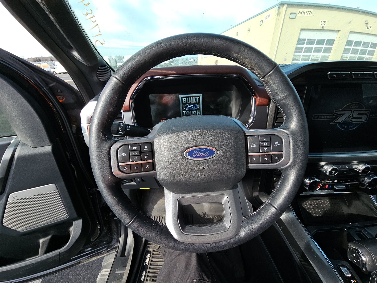 2023 Ford F-150 Lariat AWD